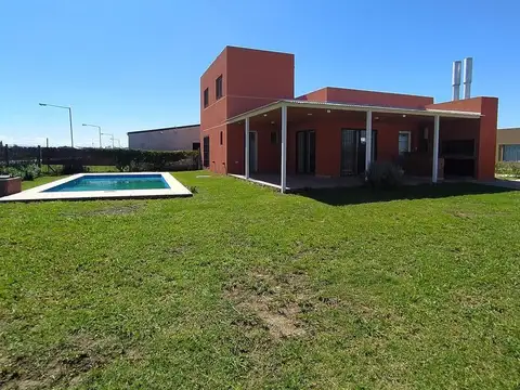 Casa en Venta en Funes Norte, USD 115.000