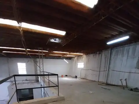 LOCAL COMERCIAL CON GALPON TRASERO - AV. ARIJON Nº 2756 “A” y AV. ARIJON N° 2748 “A”  ROSARIO - $2.800.000