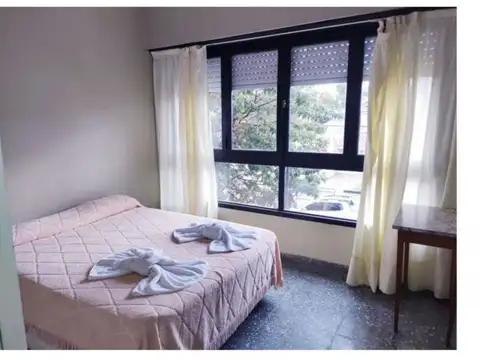 Departamento 25 ambientes con 24 baños