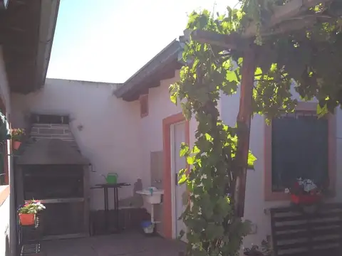 Casa 2 ambientes con 1 baño