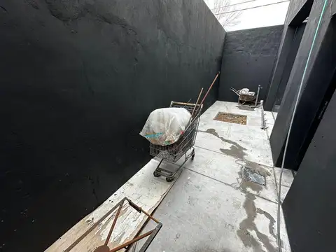 Local en Alquiler en Barrio Libertad, USD 2.000