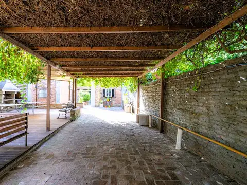 Casa en Venta con 6 cocheras