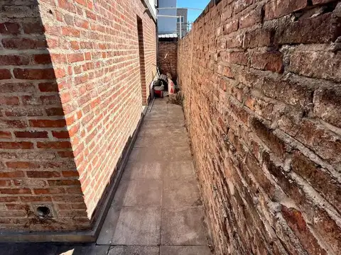 Depto Tipo Casa en Venta en Villa Luzuriaga, USD 30.000