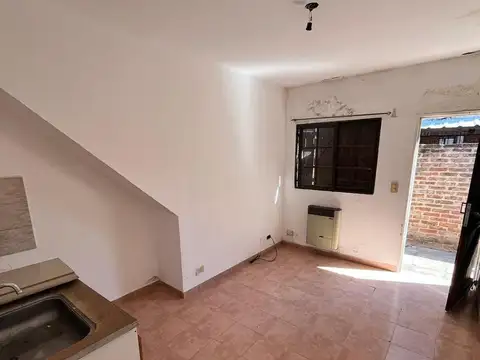 PH en Villa Luzuriaga a Refaccionar Ideal Primera Vivienda o Inversion