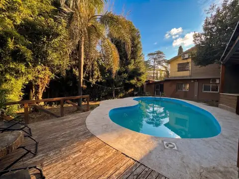 CASA EN VENTA 4 AMBIENTES PARQUE LELOIR CON JARDIN PILETA APTA CREDITO