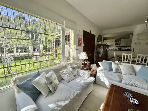 Casa 5 ambientes con 4 baños