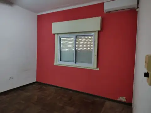 VENTA CASA 3 AMB CON GALPON - BELLA VISTA