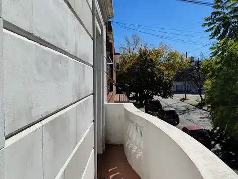 PISO UNICO ENTRADA INDEPENDIENTE – EXCELENTE ESTADO - MUY BUENOS DETALLES – SIN EXPENSAS - APTO CREDITO