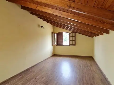 Casa 6 ambientes con 1 baño