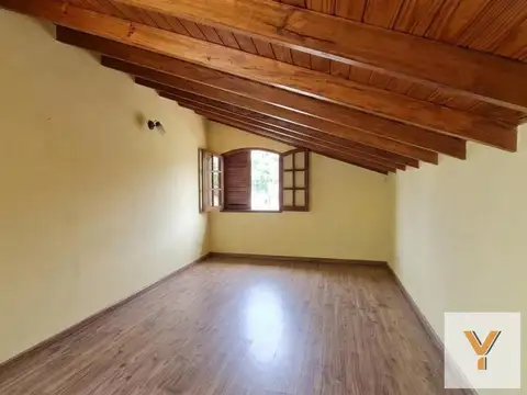 Casa 6 ambientes con 1 baño