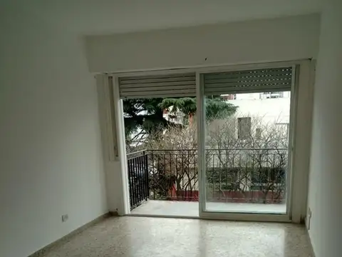 DEPARTAMENTO 2 AMBIENTES CON BALCON AL FRENTE