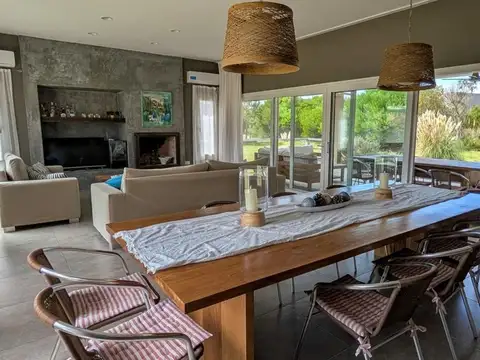 Casa en Venta en Barrio Golf 2, USD 300.000