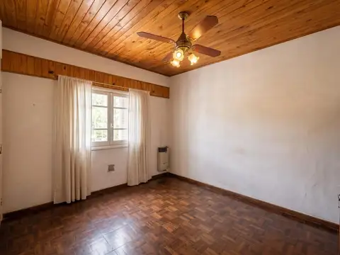 Casa 5 ambientes con 1 baño