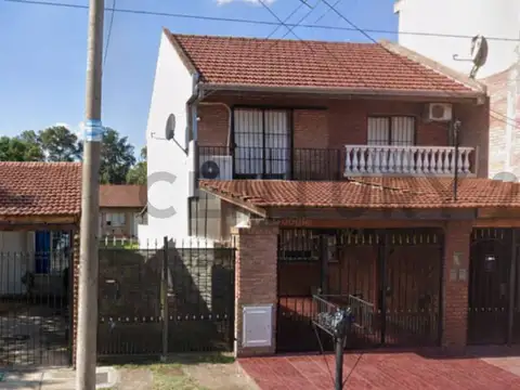 VENTA DUPLEX 3 AMBIENTES Y BAULERA - COCHERA TECHADA - SAN JUSTO - ISIDRO CASANOVA