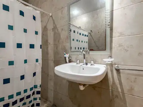 Casa 2 ambientes con 1 baño