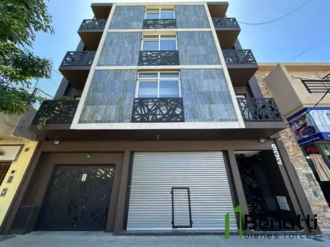 Av. General Enrique Mosconi 900, Piso 2