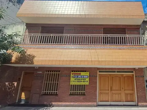CASA 5 AMB CON COCHERA CUBIERTA, AMPLIO PATIO Y QUINCHO EN DOS PLANTAS.REF.894