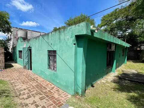 MEZ. Venta. Casa apta crédito,  a 3 cuadras de Ruta 25, rápido acceso a panamericana. Escobar