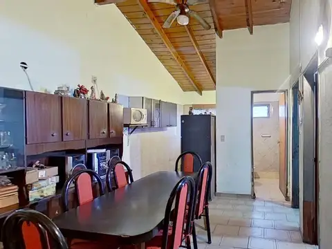Casa 5 ambientes con 3 baños