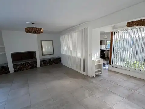 Casa en Venta con 4 cocheras