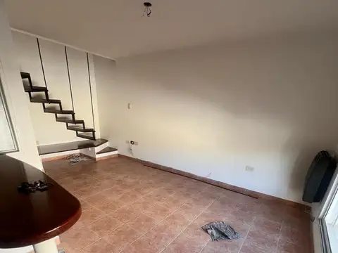 Departamento en Alquiler en Plaza Moreno, $ 650.000