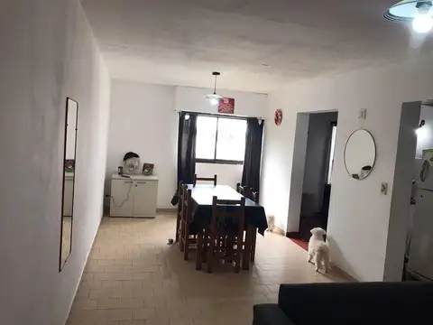 Maipú e/ Contarelli  y Uruguay