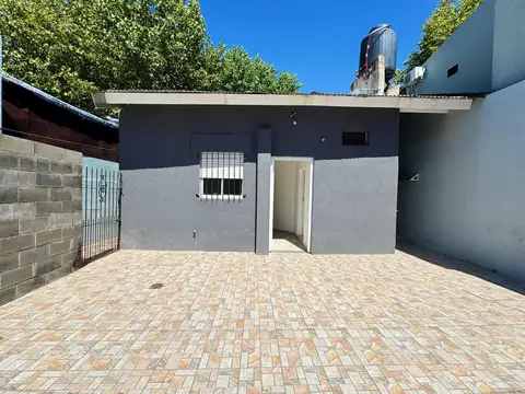 Casa tipo PH al frente a la venta en San Fernando