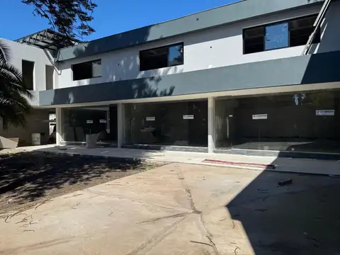 Local en Alquiler Plaza Aconquija