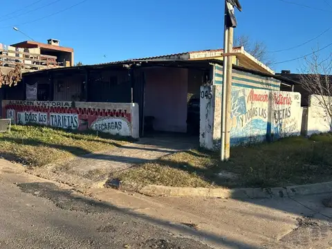 Casa en venta c/ cochera en Artigas
