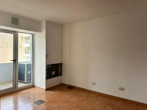 Oficina en Alquiler con 1 cochera