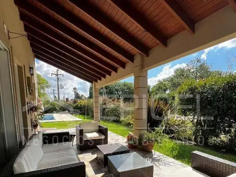 Casa en alquiler anual - 3 dorm + piscina  - Los Naranjos