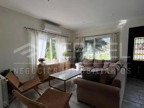 Casa 4 ambientes con 3 baños