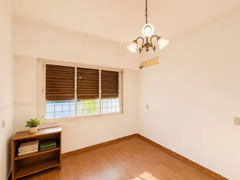 Casa 5 Amb, Cochera, Apto Crédito y Permuta