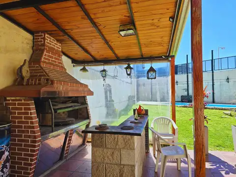 venta casa 5 ambientes palomar pileta garaje