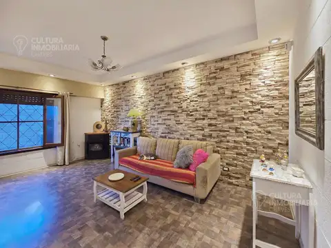 Casa 5 ambientes con 2 baños