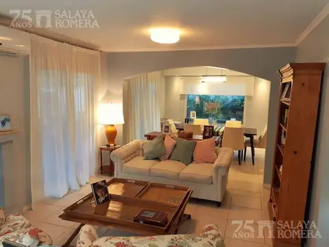 Casa en Venta al Este
