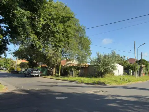 Lote en esquina en venta - Los Pinares - 451 m² - Ideal desarrollo