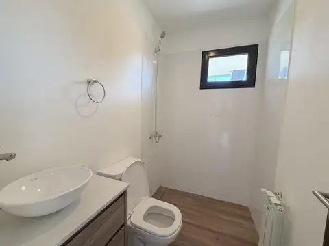 Casa en Alquiler con 2 cocheras