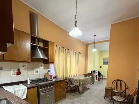 Casa en Venta sobre Lote Propio en Esquina – Lomas del Mirador