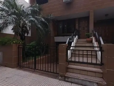 VENTA PH 4 AMB DEP FLORES COCHERA CUBIERTA 2 AUTOS