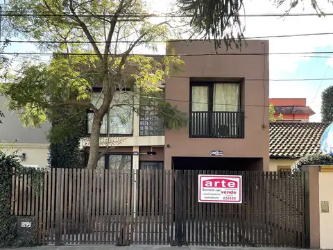 casa en venta en lujan apto credito hipotecario con patio pileta y cochera