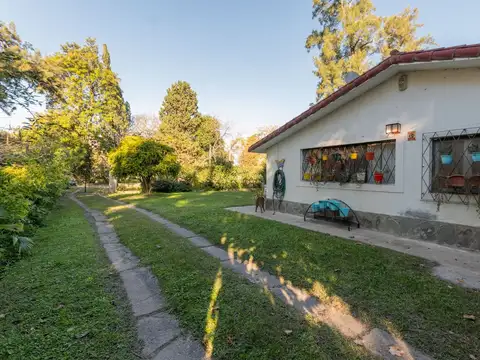 Casa en Alquiler con 1 cochera
