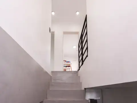 Depto Tipo Casa en Venta con 1 cocheras