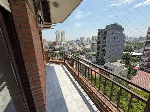 Venta | Departamento 3 ambientes con balcón y cochera | Coghlan