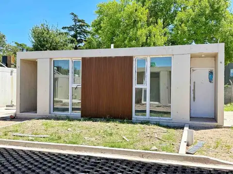 CASA EN VENTA GONNET A ESTRENAR 1 DORMITORIO