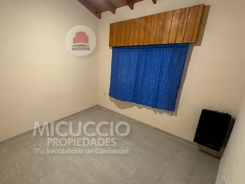 Casa en Alquiler con 1 cochera