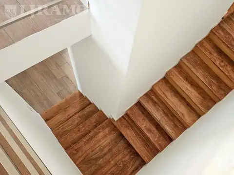 Casa en Venta con 6 cocheras