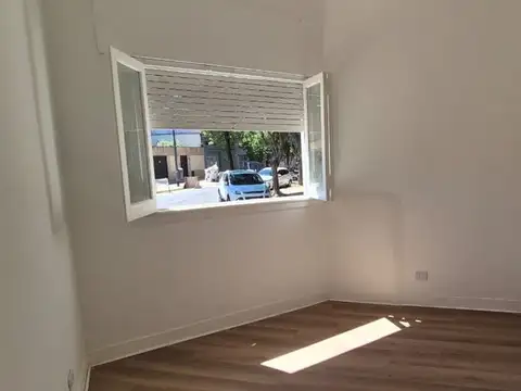 Depto Tipo Casa 4 ambientes con 1 baño