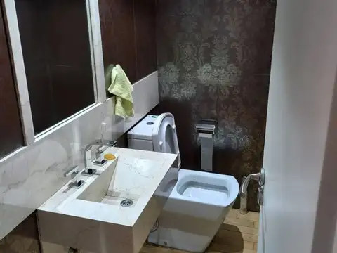 Depto Tipo Casa 4 ambientes con 4 baños