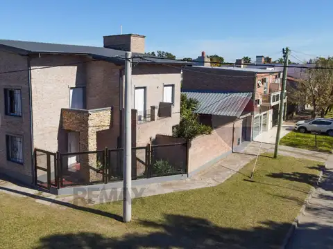 Casa en venta en Santo Tomé. 3 dorm en esquina